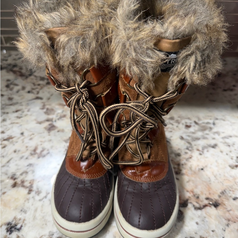 All Trek Kids' Brown and Tan faux Fur-Lined snow Boots waterproof